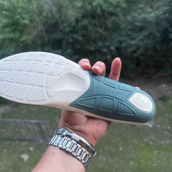 NEW REVITALIGN White Flats Minimalist Design, super comfortable, - Picture 7 of 12